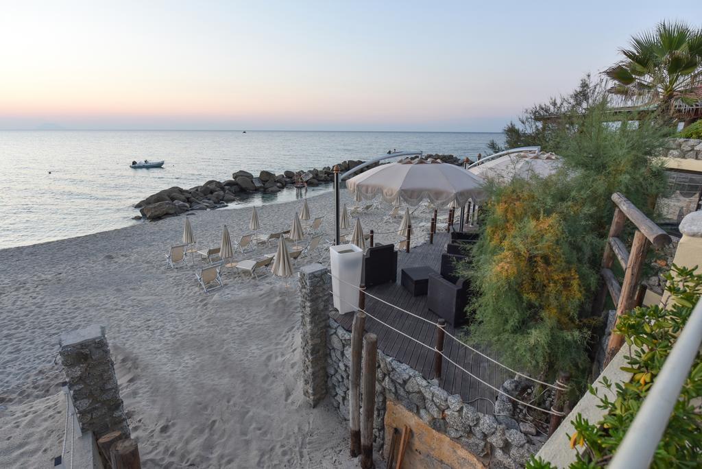 Baia Del Godano Resort & Spa Capo Vaticano Exterior photo
