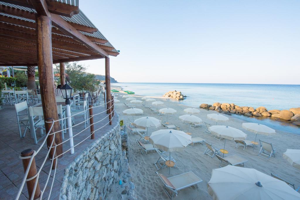 Baia Del Godano Resort & Spa Capo Vaticano Exterior photo