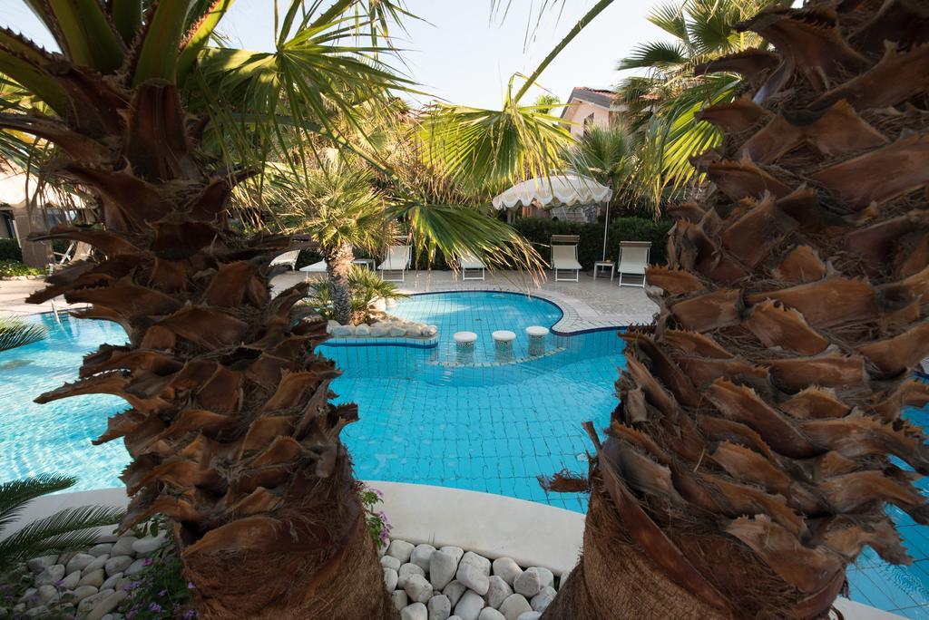 Baia Del Godano Resort & Spa Capo Vaticano Exterior photo
